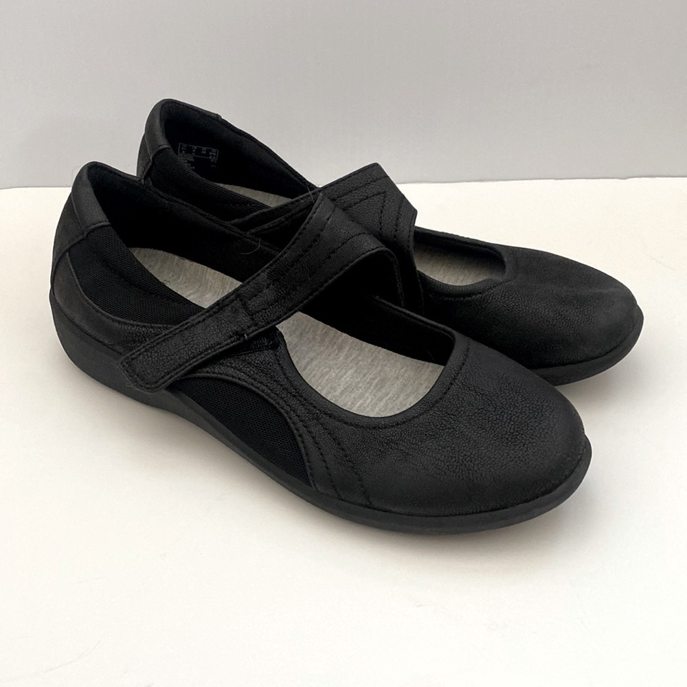 Clarks black mary jane style shoes. Size 8.